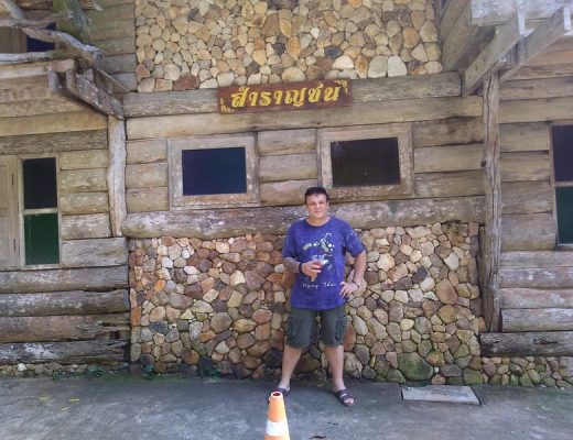 Wat Phra That Hariphunchai & mae kampong village thailand