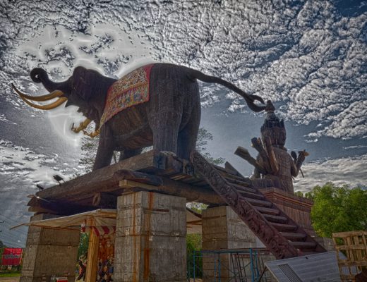 Monument Bouddhiste à Chai Sathan, Saraphi, Province de Chiang Mai